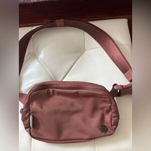lululemon belt bag
